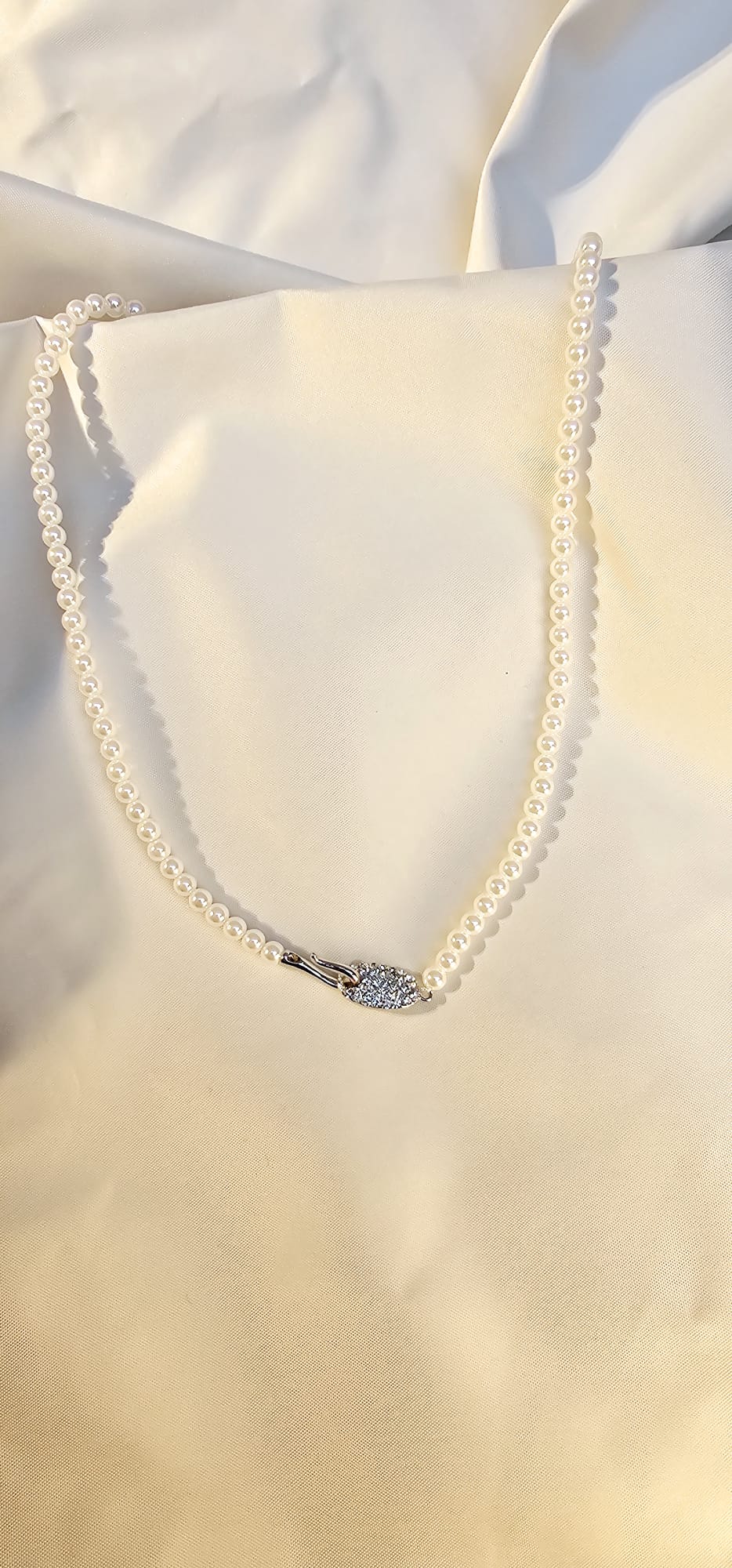 Crystal Clasp Pearl Necklace