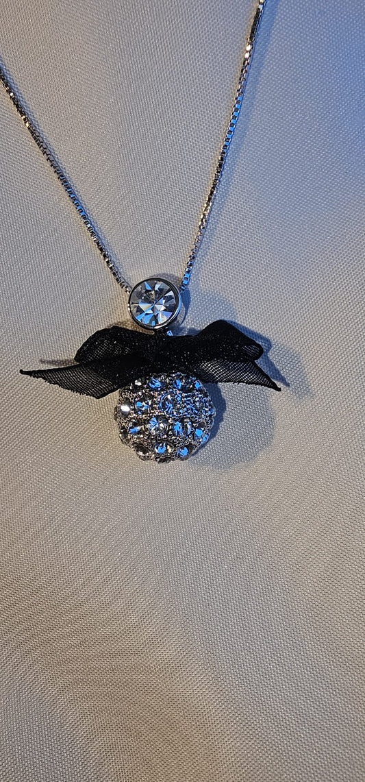 Crystal Bow Elegance Necklace